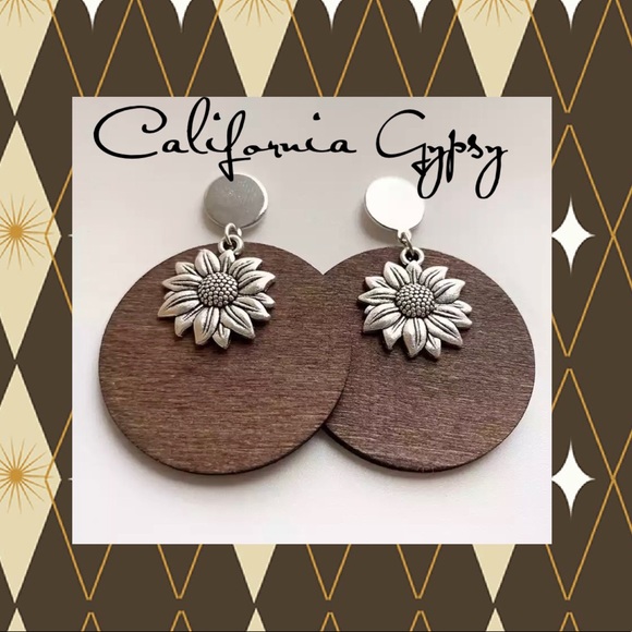 Sunflower Charm Round Wood Earring - Picture 5 of 7